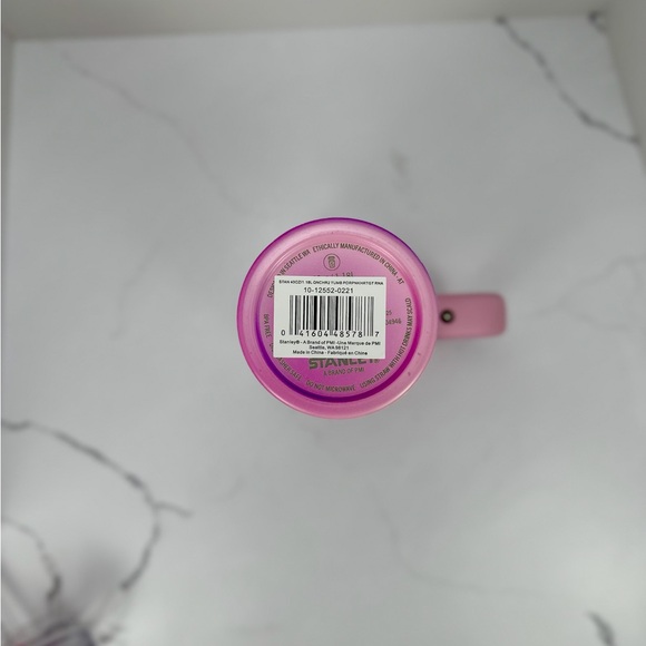Stanley x Target Valentine’s Day 40 oz. H2.0 Flowstate Tumbler Powder Pink Heart - Picture 4 of 4